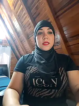 Snapshot of AmbarBurhan chatting on 01.18.25 AmbarBurhan online show from 01.18.25