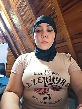 Snapshot of AmbarBurhan chatting on 01.21.25 AmbarBurhan online show from 01.21.25