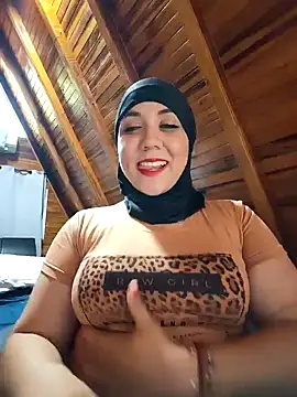 Snapshot of AmbarBurhan chatting on 01.23.25 AmbarBurhan online show from 01.23.25