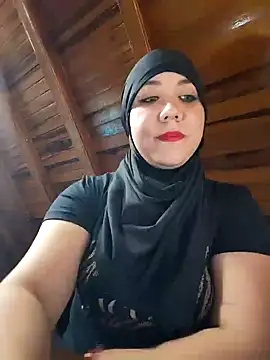 Snapshot of AmbarBurhan chatting on 02.13.25 AmbarBurhan online show from 02.13.25