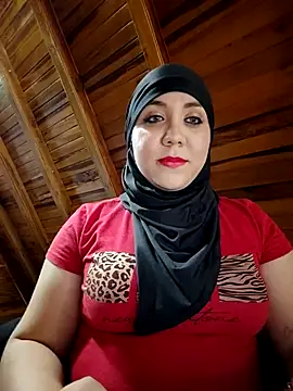 Snapshot of AmbarBurhan chatting on 02.14.25 AmbarBurhan online show from 02.14.25