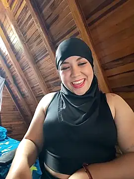 Snapshot of AmbarBurhan chatting on 02.15.25 AmbarBurhan online show from 02.15.25