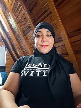 Snapshot of AmbarBurhan chatting on 03.04.25 AmbarBurhan online show from 03.04.25