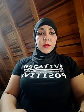 Snapshot of AmbarBurhan chatting on 03.11.25 AmbarBurhan online show from 03.11.25