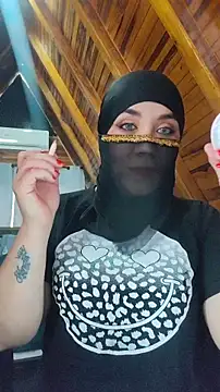 Snapshot of AmbarBurhan chatting on 10.07.25 AmbarBurhan online show from 10.07.25