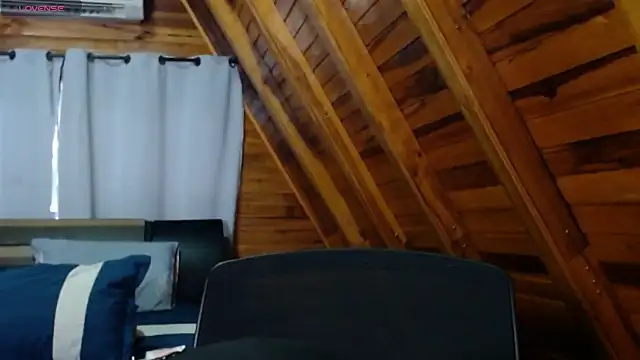 Snapshot of AmbarBurhan chatting on 10.09.25 AmbarBurhan online show from 10.09.25