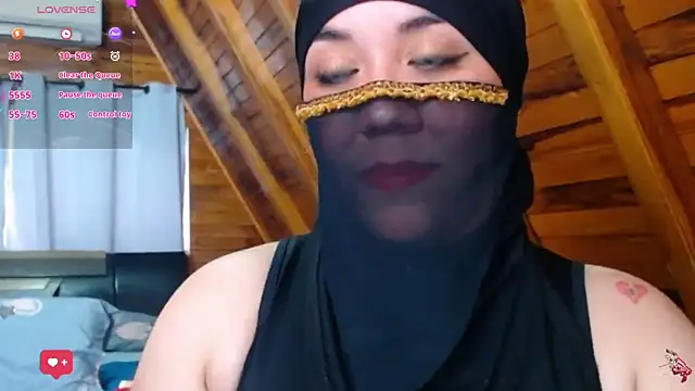 Snapshot of AmbarBurhan chatting on 10.20.25 AmbarBurhan online show from 10.20.25