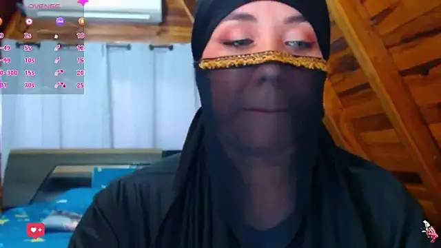 Snapshot of AmbarBurhan chatting on 11.21.25 AmbarBurhan online show from 11.21.25