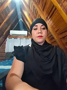 Snapshot of AmbarBurhan chatting on 11.26.25 AmbarBurhan online show from 11.26.25