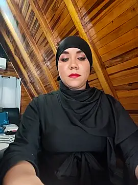 Snapshot of AmbarBurhan chatting on 11.29.25 AmbarBurhan online show from 11.29.25