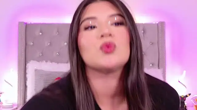 JuliaSUMMERS2022 online show from 02.06.25