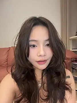 Snapshot of Hot_Mm chatting on 02.26.25 Hot Mm online show from 02.26.25