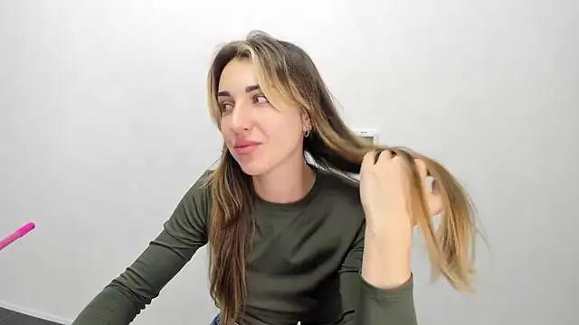 Snapshot of Summmmersky chatting on 01.24.25 Summmmersky online show from 01.24.25