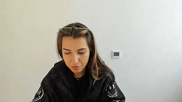 Snapshot of Summmmersky chatting on 10.31.25 Summmmersky online show from 10.31.25