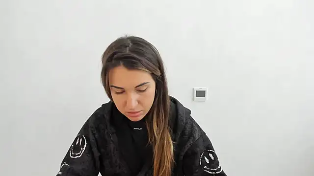 Snapshot of Summmmersky chatting on 11.02.25 Summmmersky online show from 11.02.25