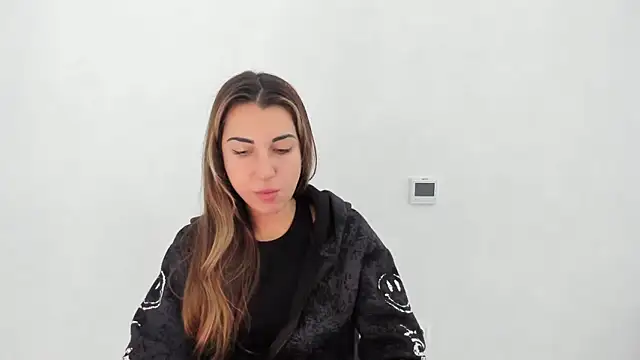 Snapshot of Summmmersky chatting on 11.08.25 Summmmersky online show from 11.08.25