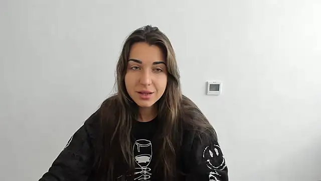 Snapshot of Summmmersky chatting on 11.14.25 Summmmersky online show from 11.14.25