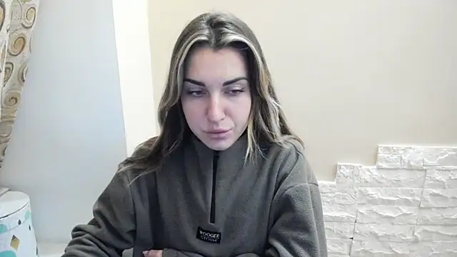 Snapshot of Summmmersky chatting on 12.18.25 Summmmersky online show from 12.18.25