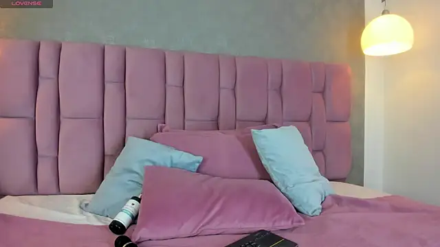 Abbyadams online show from 02.20.25