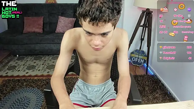 Snapshot of MyLatinHotBoys chatting on 12.15.24 MyLatinHotBoys online show from 12.15.24