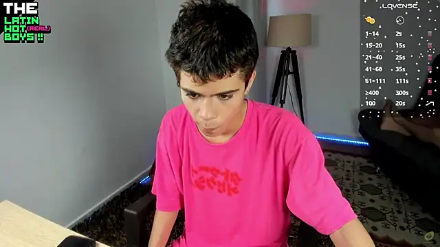 Snapshot of MyLatinHotBoys chatting on 12.18.24 MyLatinHotBoys online show from 12.18.24