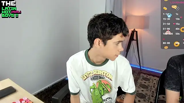 Snapshot of MyLatinHotBoys chatting on 12.21.24 MyLatinHotBoys online show from 12.21.24