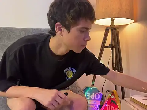 Snapshot of MyLatinHotBoys chatting on 01.11.25 MyLatinHotBoys online show from 01.11.25