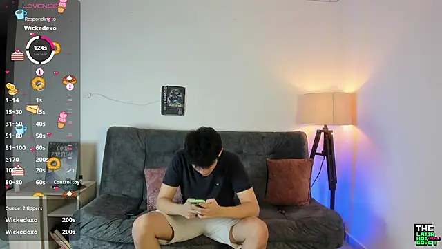 Snapshot of MyLatinHotBoys chatting on 02.08.25 MyLatinHotBoys online show from 02.08.25