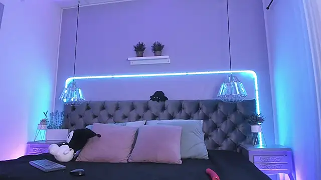 Naomii Soto online show from 12.06.24