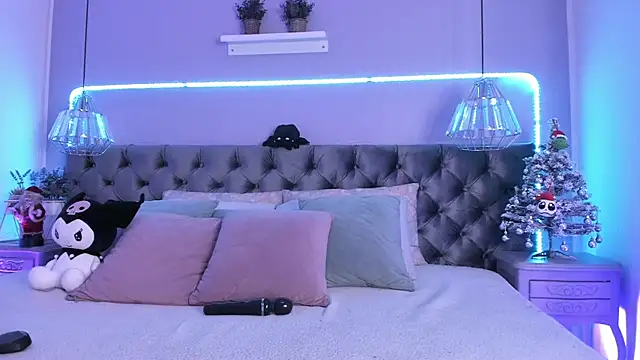 Naomii Soto online show from 12.30.24