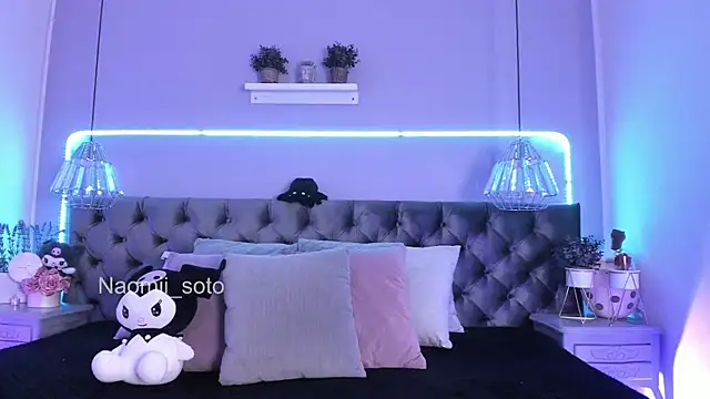 Naomii Soto online show from 03.21.25