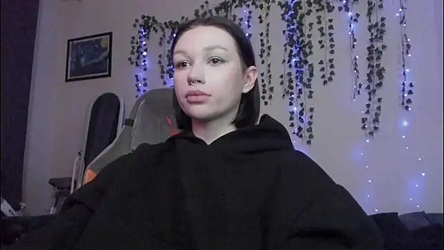 Emmy m00n online show from 12.03.24