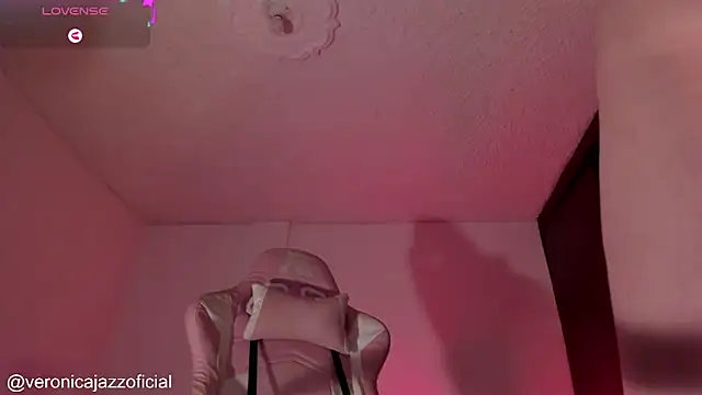 Snapshot of Veronicajazz chatting on 03.03.25 Veronicajazz online show from 03.03.25