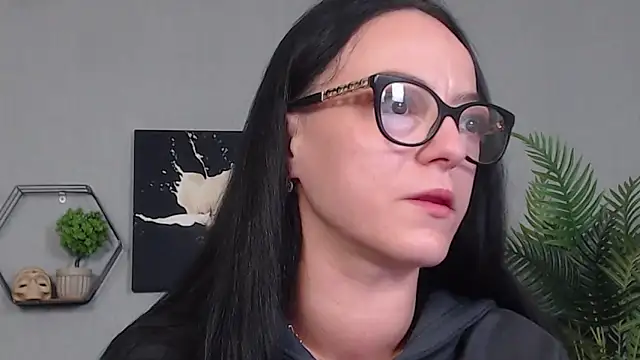 IzabelllNoir online show from 05.13.26