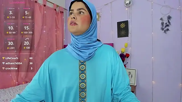 Snapshot of AishaAmin_ chatting on 01.21.25 AishaAmin online show from 01.21.25
