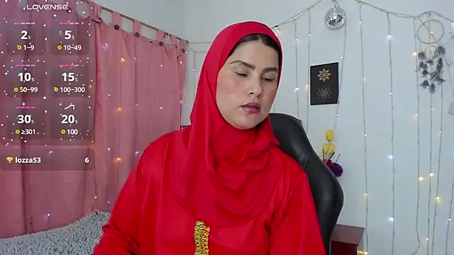 Snapshot of AishaAmin_ chatting on 02.26.25 AishaAmin online show from 02.26.25