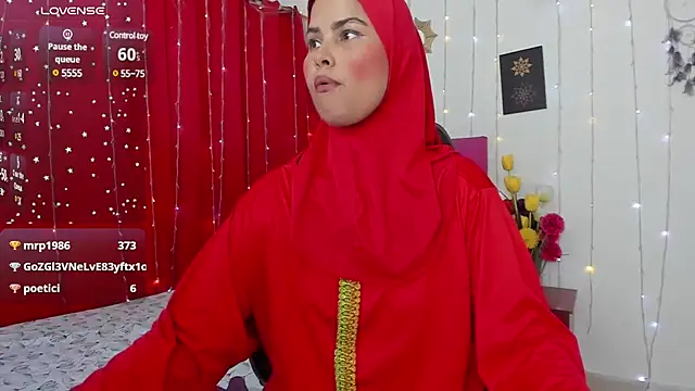 Snapshot of AishaAmin_ chatting on 03.12.25 AishaAmin online show from 03.12.25