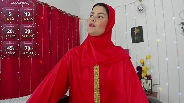 AishaAmin  online show from 11.05.25