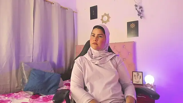 AishaAmin  online show from 06.10.26
