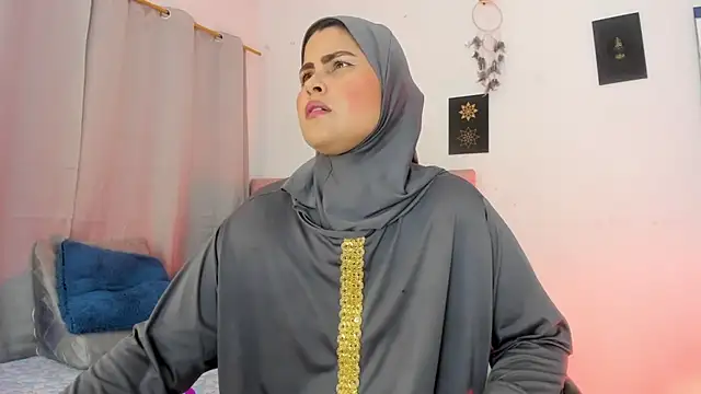 Snapshot of AishaAmin_ chatting on 06.24.26 AishaAmin online show from 06.24.26
