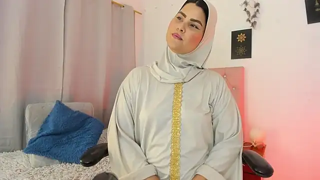 Snapshot of AishaAmin_ chatting on 06.27.26 AishaAmin online show from 06.27.26