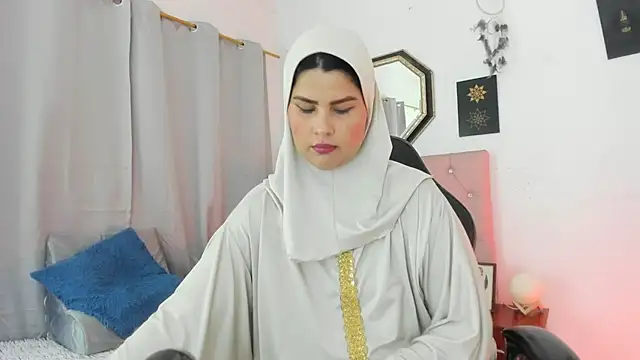 Snapshot of AishaAmin_ chatting on 07.17.26 AishaAmin online show from 07.17.26