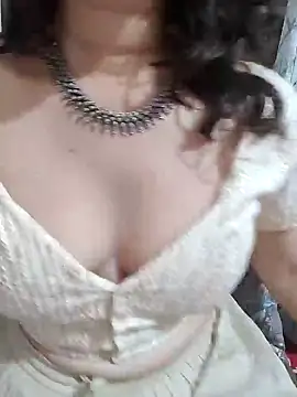 Snapshot of Brown_Maxi chatting on 12.01.24 Brown Maxi online show from 12.01.24