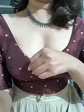 Snapshot of Brown_Maxi chatting on 12.13.24 Brown Maxi online show from 12.13.24