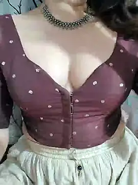 Snapshot of Brown_Maxi chatting on 02.16.25 Brown Maxi online show from 02.16.25