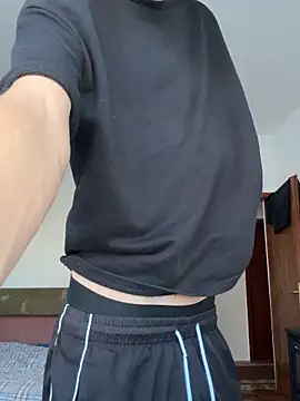 Snapshot of alexyourboy chatting on 10.28.25 alexyourboy online show from 10.28.25