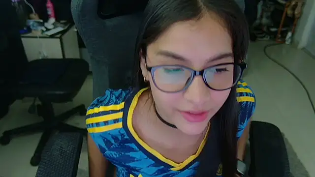 Lucy Fer5 online show from 07.03.26