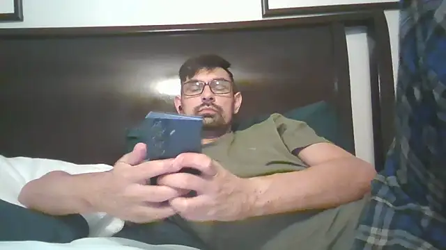 Snapshot of spence204011 chatting on 04.11.26 spence204011 online show from 04.11.26