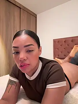 Snapshot of Sara_LipsX chatting on 07.18.26 Sara LipsX online show from 07.18.26