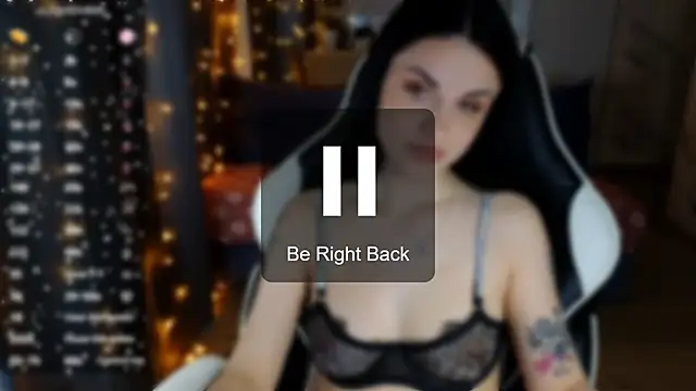 Mary   Moore online show from 01.15.25